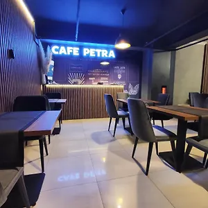 verificați disponibilitatea